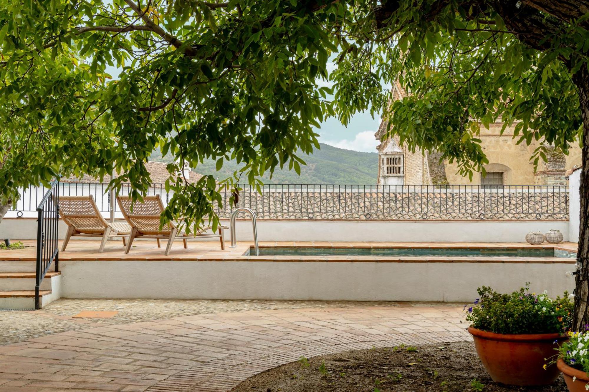 Apartamentos Turisticos El Patio Del Nogal 瓜达卢佩 外观 照片