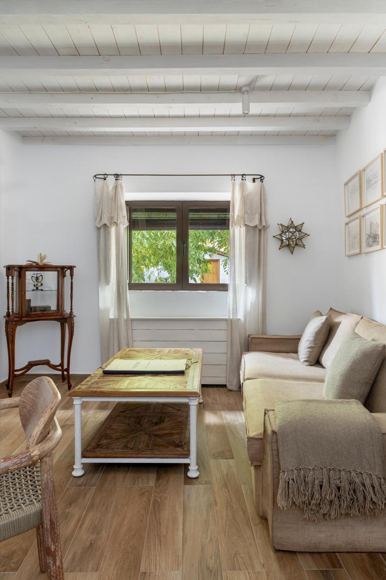 Apartamentos Turisticos El Patio Del Nogal 瓜达卢佩 外观 照片